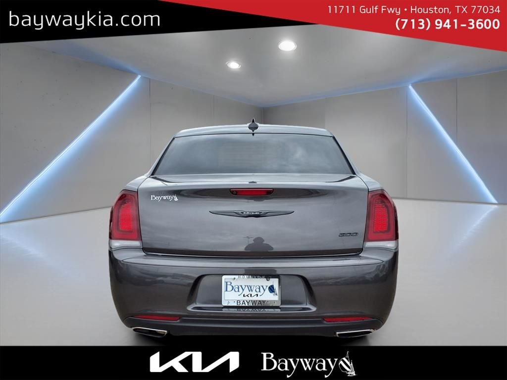 2023 Chrysler 300 Touring