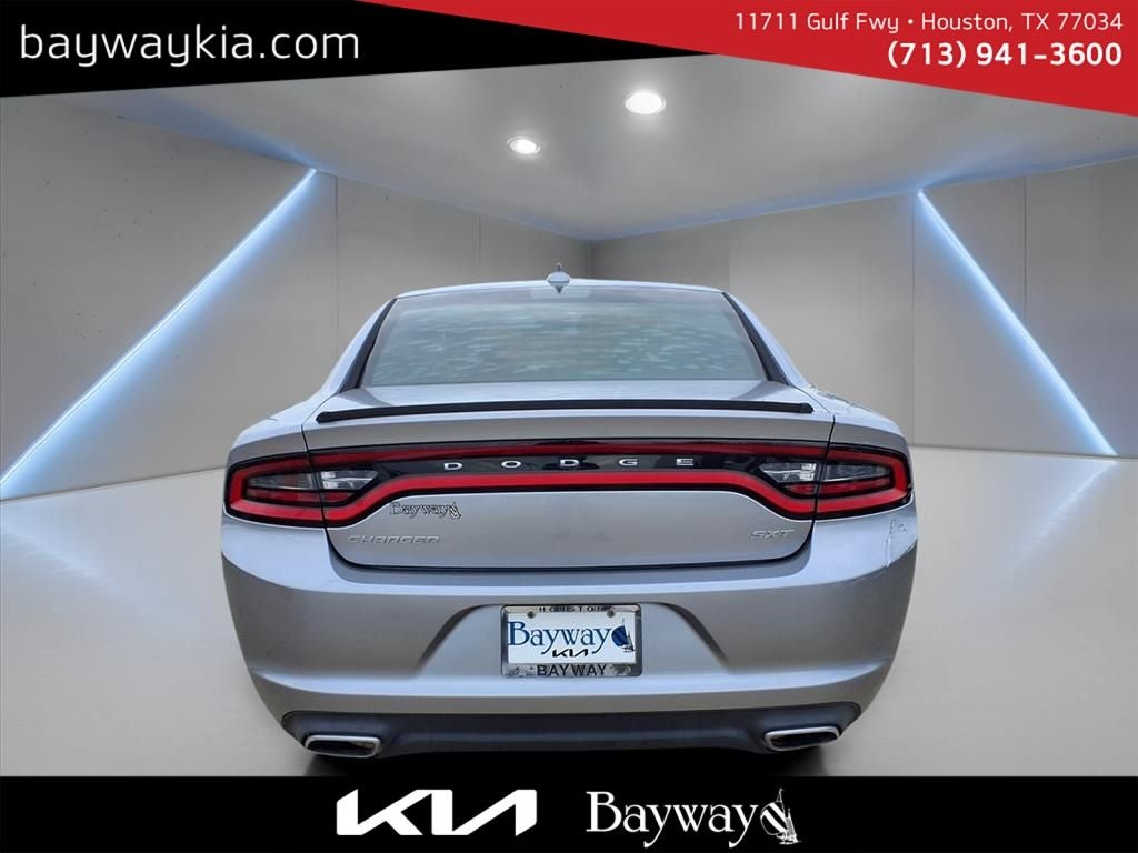 2016 Dodge Charger SXT