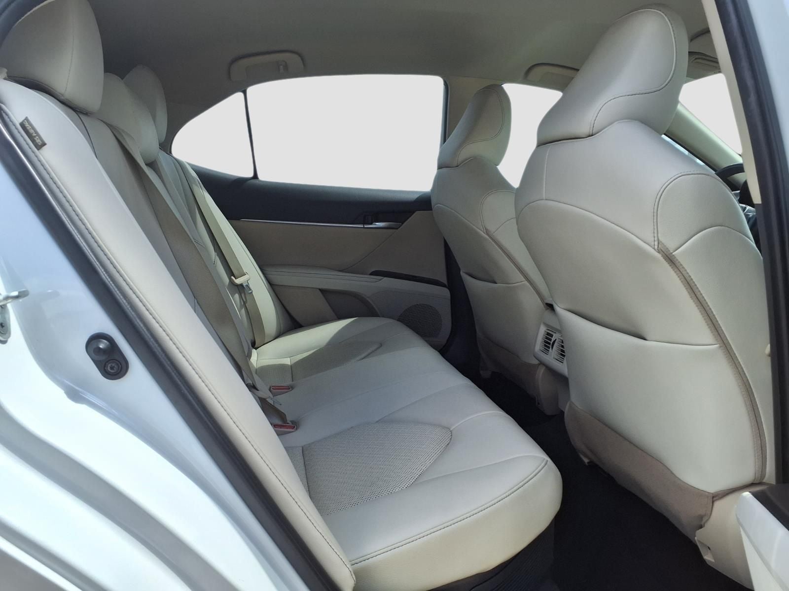 2022 Toyota Camry Hybrid XLE