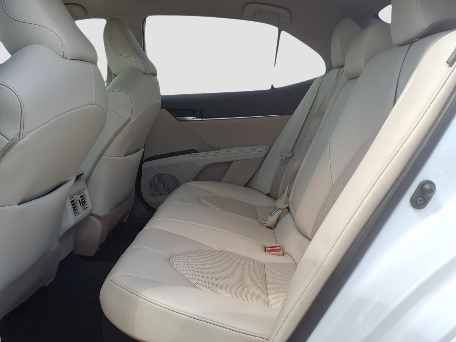 2022 Toyota Camry Hybrid XLE