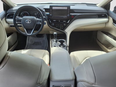 2022 Toyota Camry Hybrid XLE