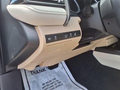 2022 Toyota Camry Hybrid XLE