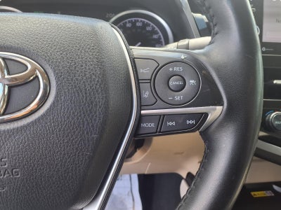 2022 Toyota Camry Hybrid XLE