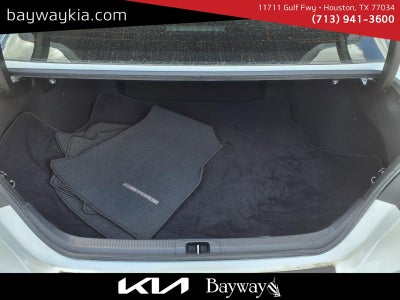 2022 Toyota Camry Hybrid XLE