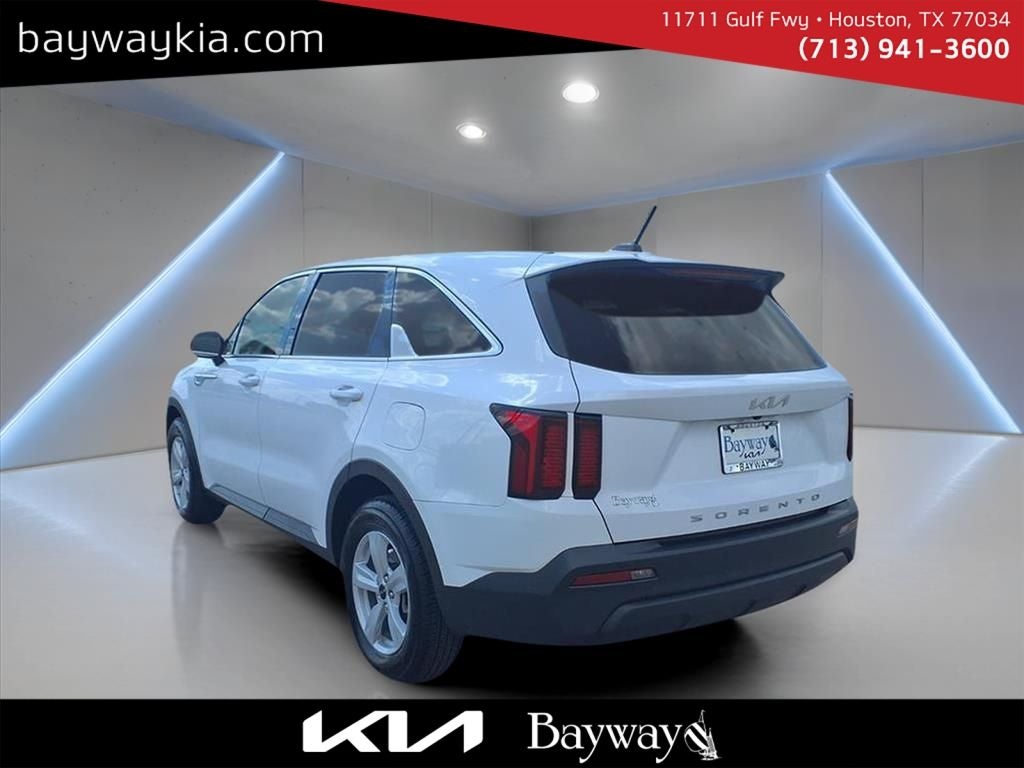 2022 Kia Sorento LX
