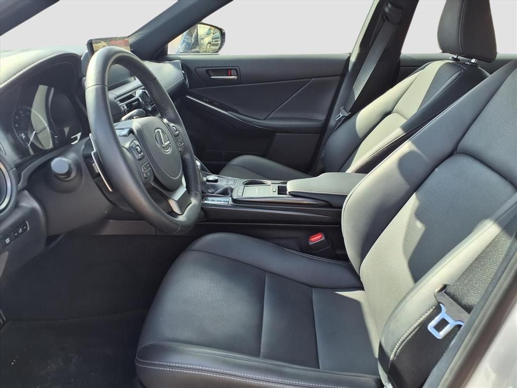 2024 Lexus IS 300